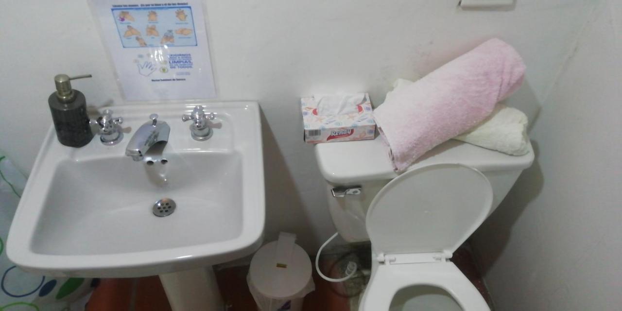 ホテル Hostal Caminos De スエスカ エクステリア 写真
