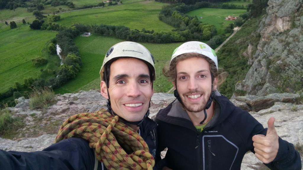 ホテル Hostal Caminos De スエスカ エクステリア 写真